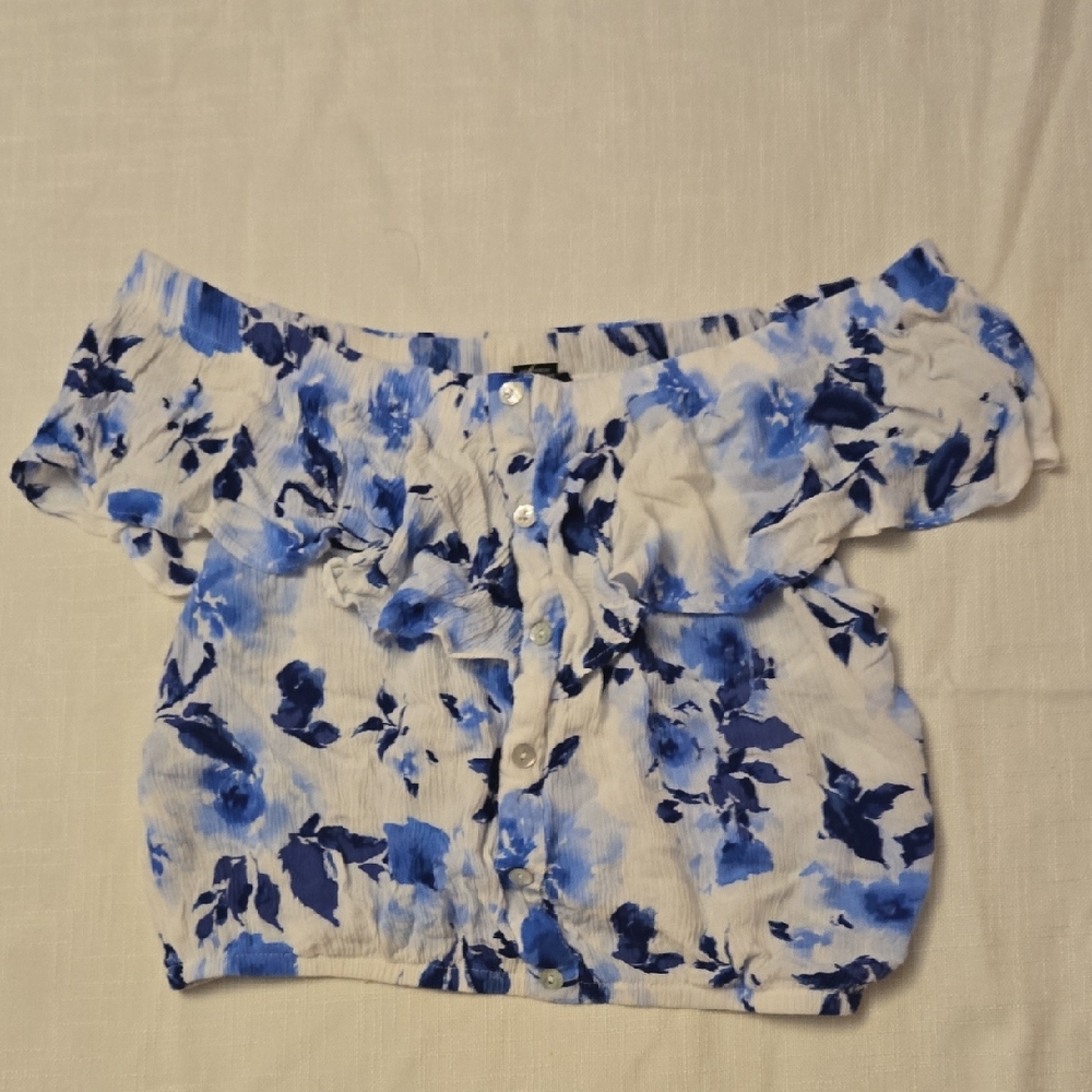 Timing White and Blue Floral Off-Shoulder Blouse